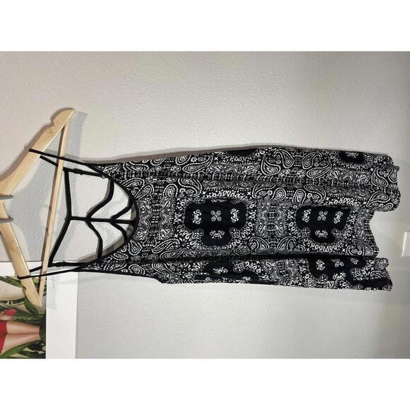 Stylish Black and White Strappy Cover-Up by Wet Seal - Picture 1 of 4